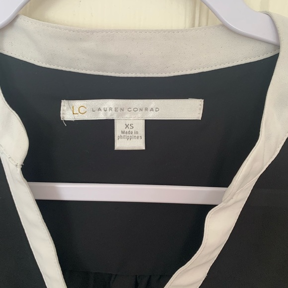 LC Lauren Conrad Sheer Preppy Blouse Button Front Bow Detail Black/White Size XS - Picture 6 of 8